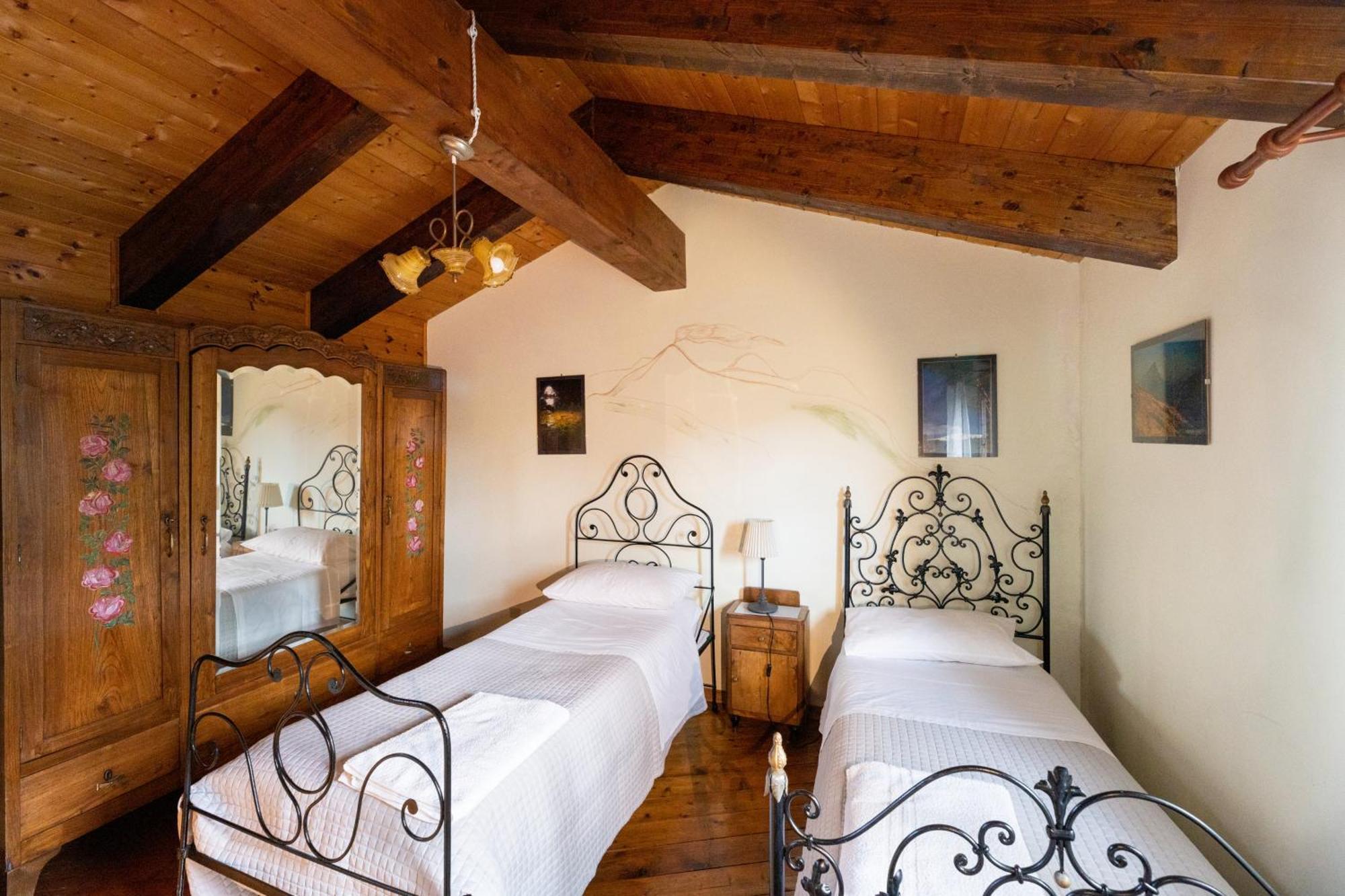 Palazzo Previtera Hotel Linguaglossa Ruang foto